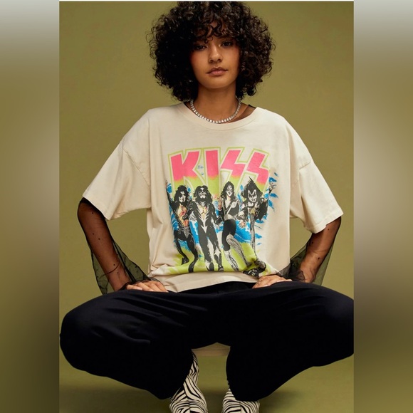 Daydreamer Kiss Destroyer merch tee - Picture 6 of 7